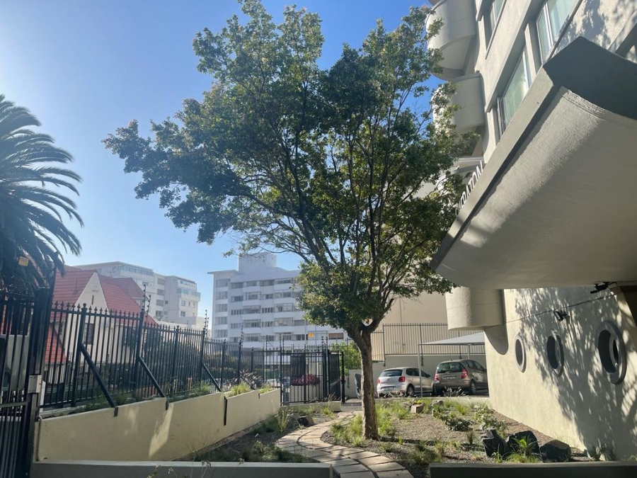 To Let 2 Bedroom Property for Rent in Sea Point Western Cape